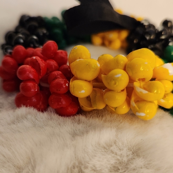 Colorful Shell Bracelet - NWOT - Picture 4 of 4